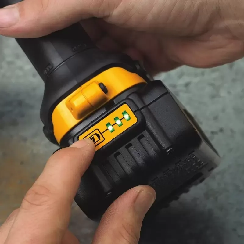 Batería de ion de litio DeWalt DCB200-B3 de 20V y 3.0 Ah para plataforma 20V MAX · foto 4
