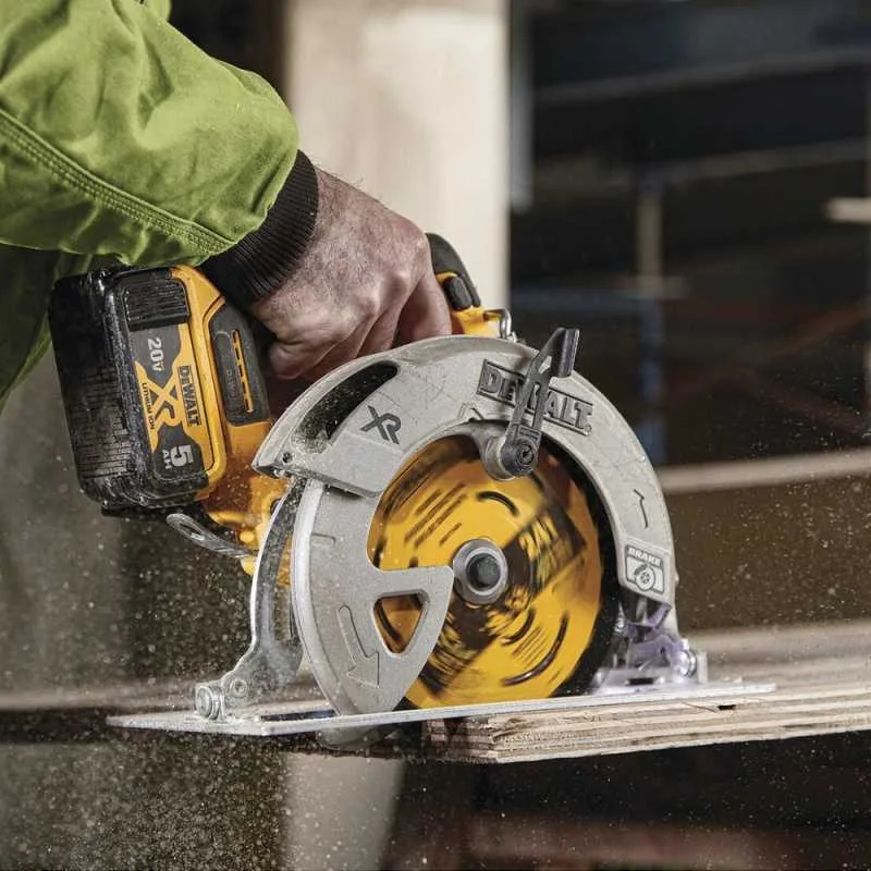 Disco de sierra circular DeWalt DWA171424 ToughTrack 7 1/4" de 24 dientes para madera · foto 3