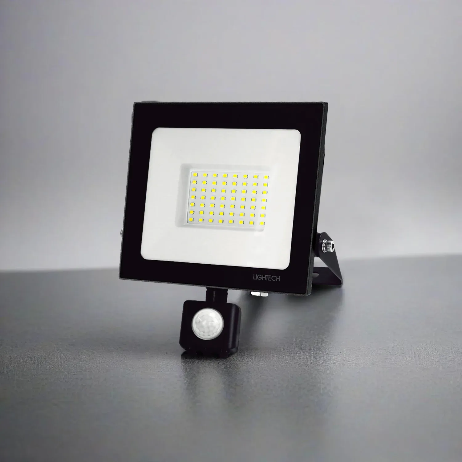 Reflector LED 50W 5.000 lm IP65 con sensor de movimiento LIGHTECH