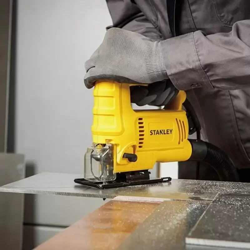 Sierra Caladora Stanley SJ60K-K2 600W con Set de 16 Hojas · foto 4