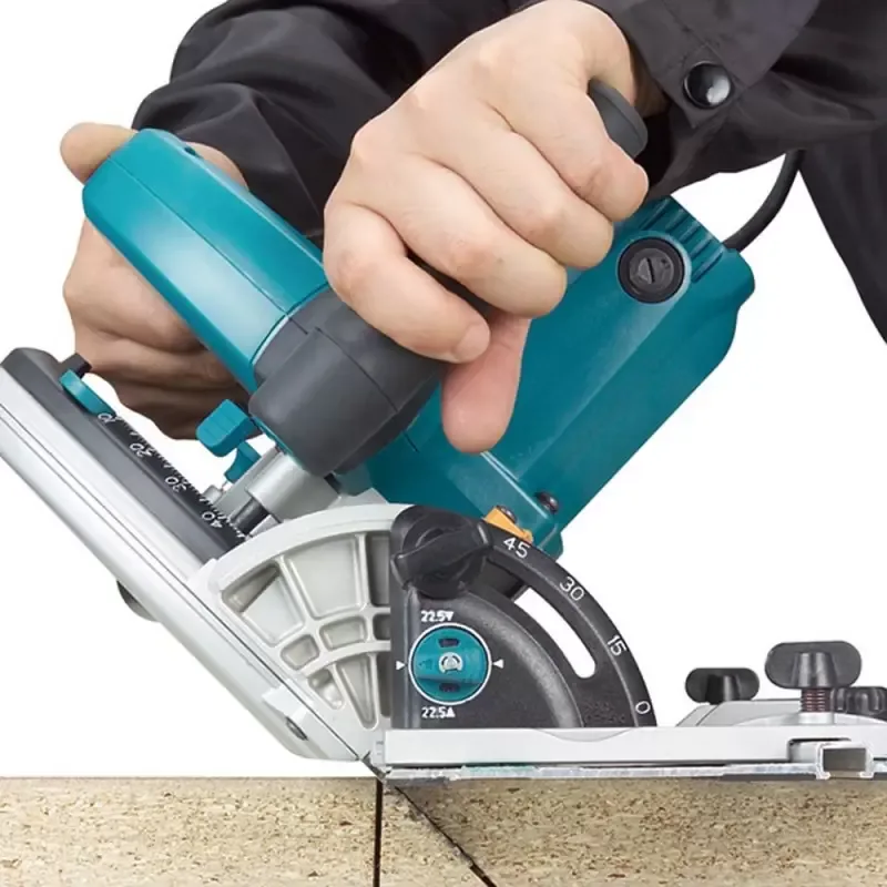 Sierra Circular de Inmersión Makita SP6000 6 1/2" 1300W Riel Guía · foto 4