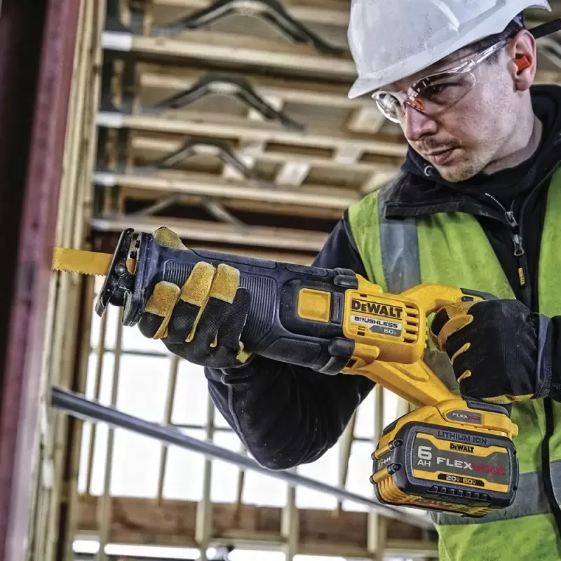 Sierra sable inalambrica DeWalt DCS389T2-B2 FlexVolt de 60 V con 2 baterias de 6.0 Ah · foto 4