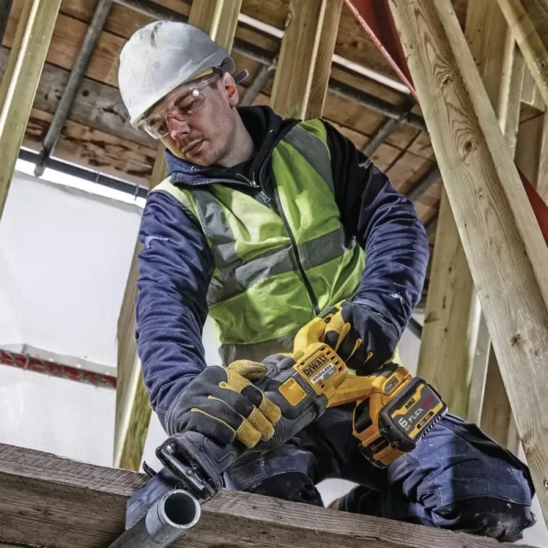 Sierra sable inalambrica DeWalt DCS389T2-B2 FlexVolt de 60 V con 2 baterias de 6.0 Ah · foto 5