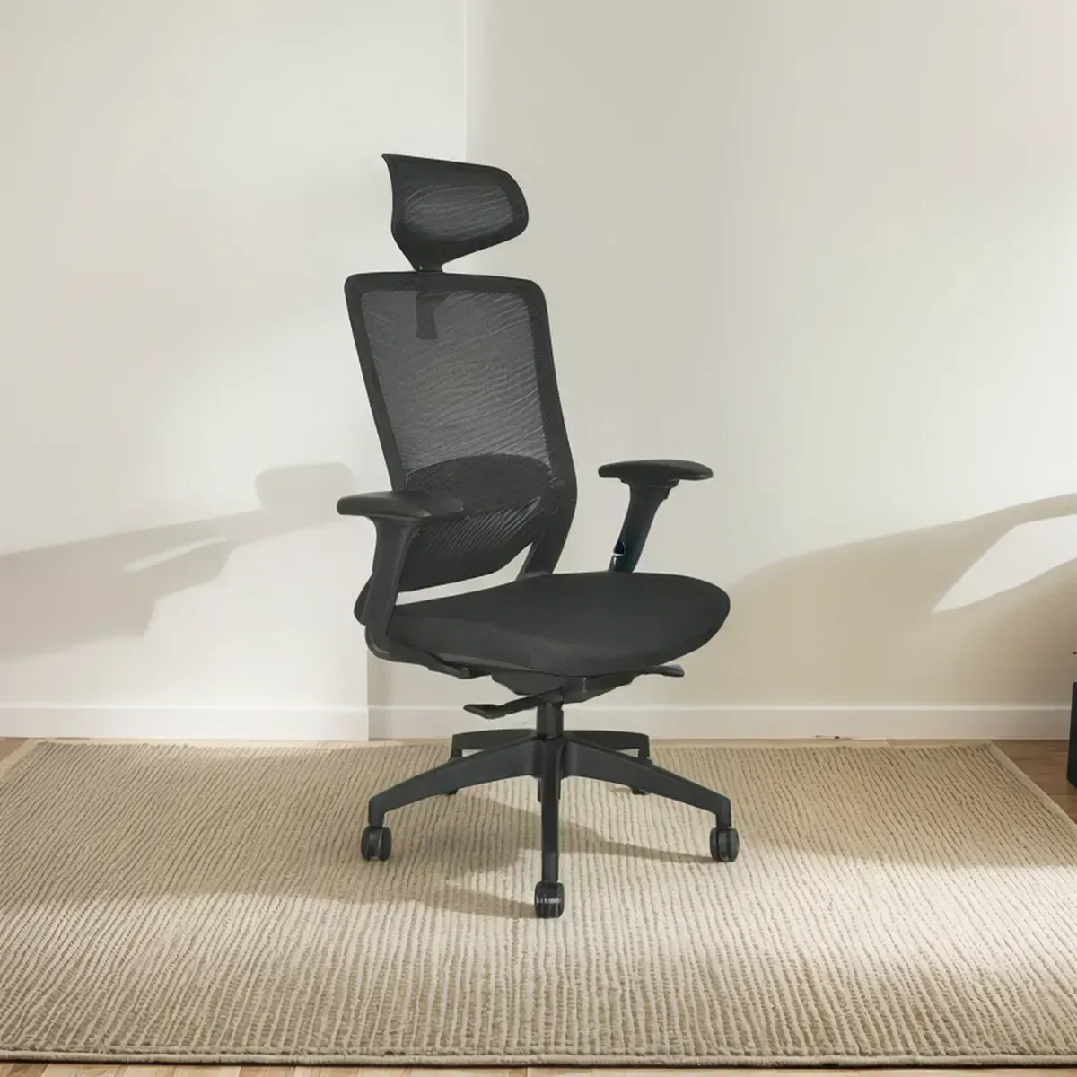 Silla ergonómica de malla negra con mecanismo syncro y brazos 4D DSILLAS Alba