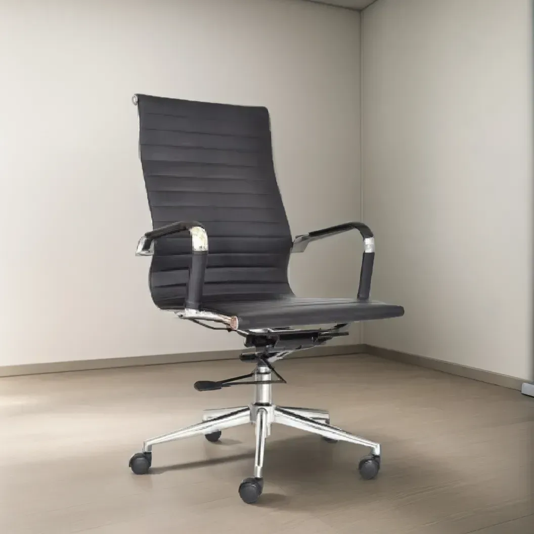 Silla gerencial de cuerina con brazos cromados DSILLAS Berlin